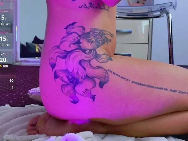 IvorySwan on BongaCams