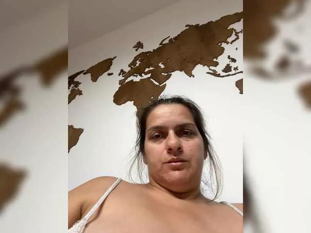 ReveMignoneX on BongaCams 