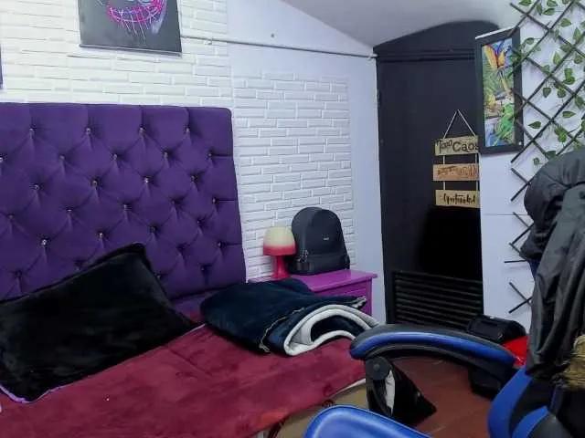 sara-squirtt on BongaCams 