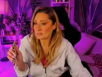 sarahholly on Chaturbate 