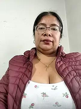 __valentina18 — Oiling my big tits on Huber