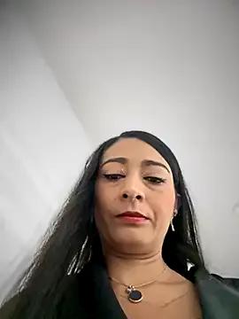 _Bella-Office1 —  LAST TIP FOR MY GOAL =  FREEVIDEO!