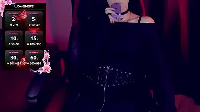 AlariaFatal on StripChat 