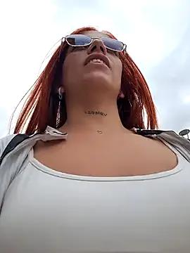 Alis_xxx — Show boobs for 5 min in public