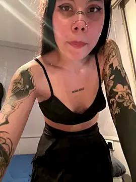 EemaHaruki on StripChat 