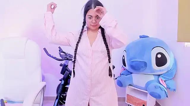 esmeralda112 on StripChat 