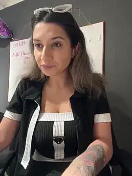 Isabella_Varella — Show boobs behind the boss's back