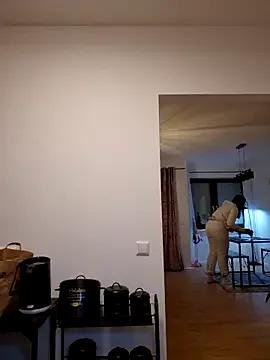 JUJUICY- — Show Boobs 10 min + Pic