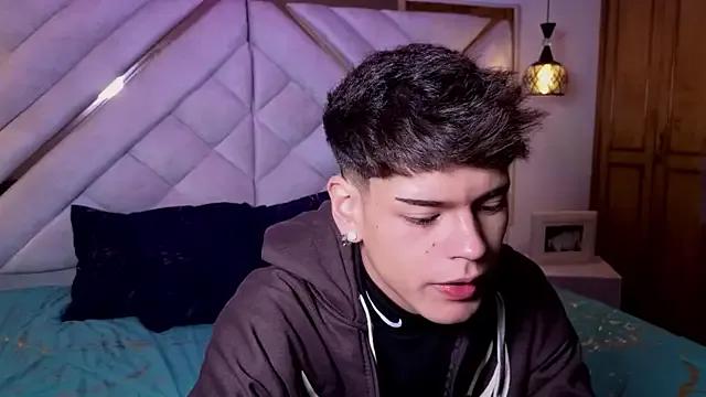 kevienmiet — show ass