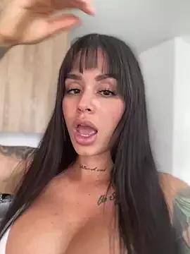 LaraHenao on StripChat 