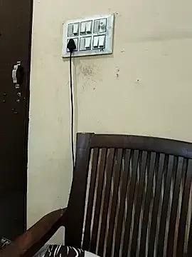 Maahhii_2 on StripChat 