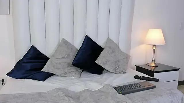 miaa_queen2 on StripChat 