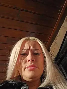 MILFBARBY — Make me squirt in public place