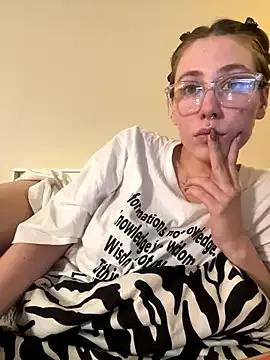 Molli_Luv on StripChat 