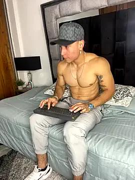 MR_MUSCLE on StripChat 