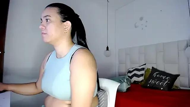 tiffany__pink on StripChat 