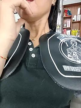 Yumyum_kiw on StripChat 