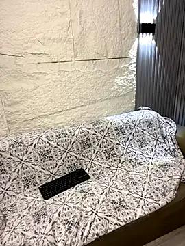 Yvonny27 — squirt show  6 am hora Colombia