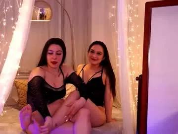 Freechat girls entertainers: Energize your senses with our matured streamers, who make messaging sweet and slutty at the same time.