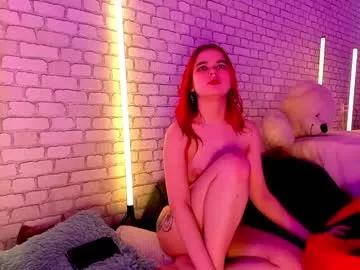 Freechat girls entertainers: Energize your senses with our matured streamers, who make messaging sweet and slutty at the same time.