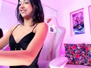 Freechat girls entertainers: Energize your senses with our matured streamers, who make messaging sweet and slutty at the same time.