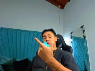 chris_de_la_fonde from Flirt4Free is Freechat