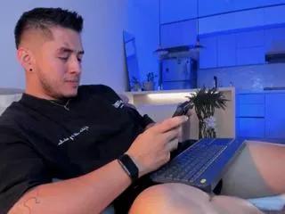 chris_skyle from Flirt4Free is Freechat