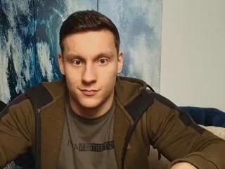 gino_leone from Flirt4Free is Freechat