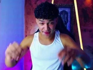 james_curly from Flirt4Free is Freechat