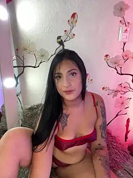 Freechat girls entertainers: Energize your senses with our matured streamers, who make messaging sweet and slutty at the same time.