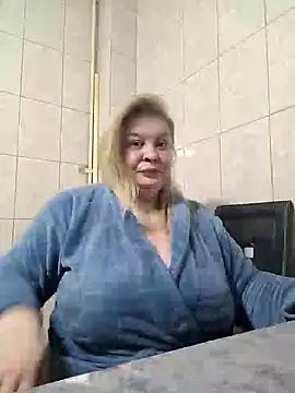 AriannaMilf from StripChat is Freechat