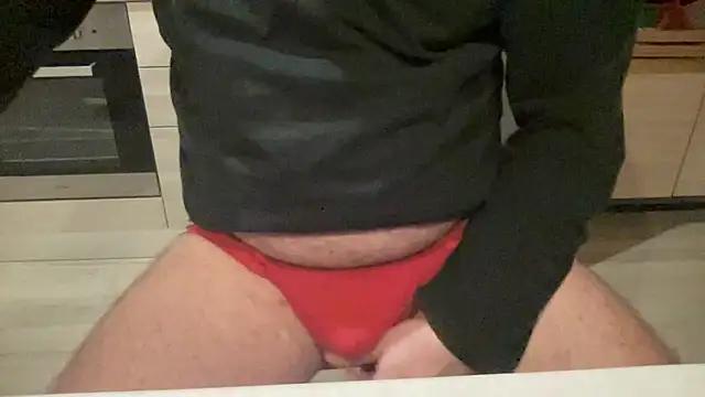 Beardedbear37 from StripChat is Freechat