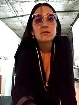 bella_vel from StripChat is Freechat