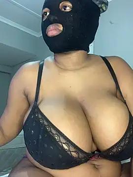 blackshortzbarbie from StripChat is Freechat