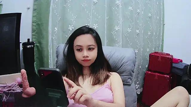 Candy_bee520 from StripChat is Freechat