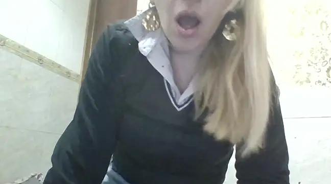 CarolineAngel_ from StripChat is Freechat