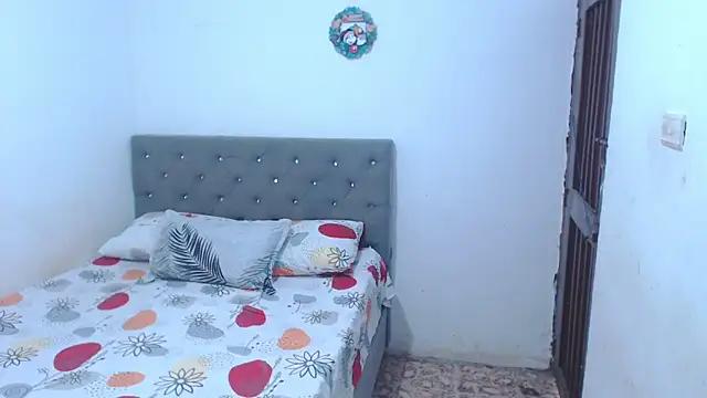 Emily_slut32 from StripChat is Freechat