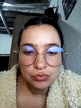 EmilySwaan from StripChat is Freechat