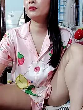 leotina from StripChat is Freechat