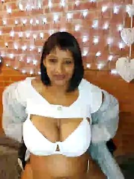 Lilybanx from StripChat is Freechat