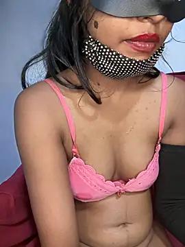 Freechat girls entertainers: Energize your senses with our matured streamers, who make messaging sweet and slutty at the same time.