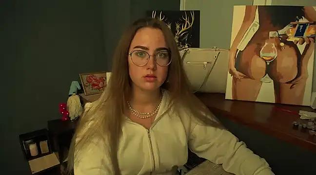 luxie_milady from StripChat is Freechat