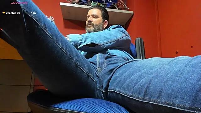 Maxi_TheBigDaddy from StripChat is Freechat