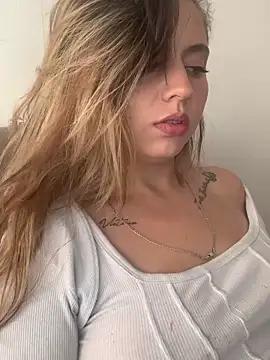 megan-bee from StripChat is Freechat