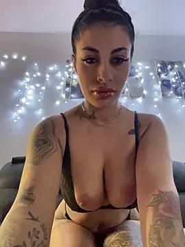 NicolleJay from StripChat is Freechat