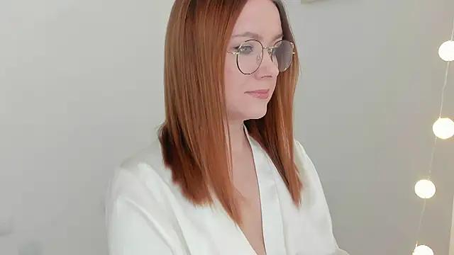 SharonFlower from StripChat is Freechat